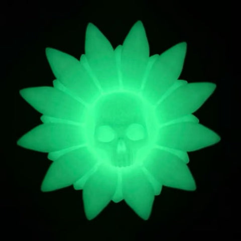 Forbidden Sunflower – Gothic Skull Bloom Decor