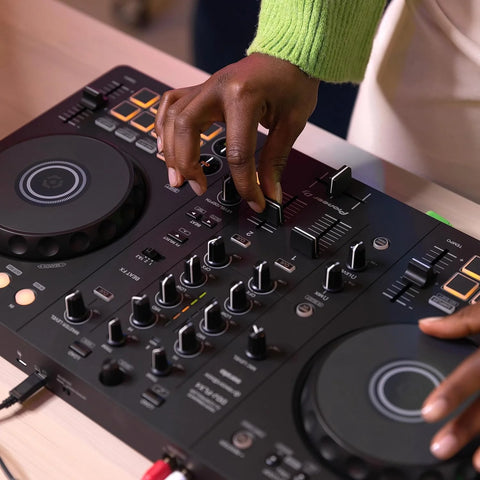 DJ DDJ-FLX4 2-Deck Controller – Graphite