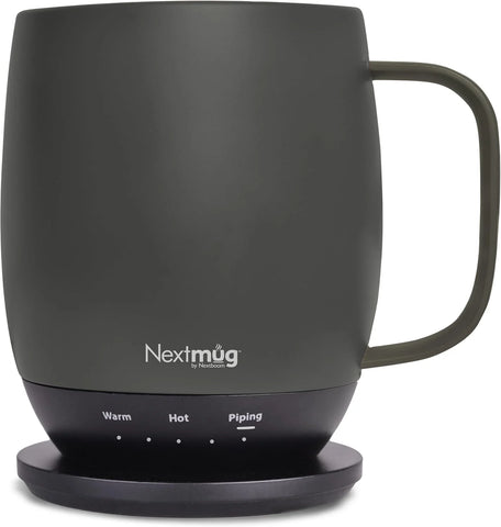 A coffee cup with temperature control function and the ability to automatically heat up